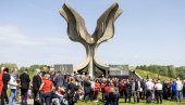 Na mestu stradanja branio ustaški poklič: Plenković i komemoraciju kod Kamenog cveta u spomen-parku iskoristio da relativizuje istoriju