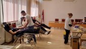 Помоћ болницама и клиничким центрима: Запослени у КПЗ у Пожаревцу донирали  поново крв