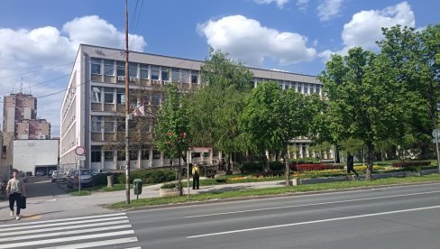 МАЛОЛЕТНИКУ ИЗ БАНАТСКОГ КАРЛОВЦА ОДРЕЂЕН ПРИТВОР ЗБОГ УБИСТВА ОЧУХА: Тужилаштво покренуло истрагу