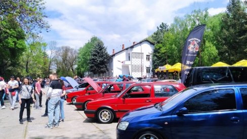 Auto-tjuning skup u Paraćinu: Još jedno izložbeno i takmičarsko izdanje prepravljenih automobila