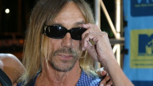 Zaveo devojćicu od 13 godina, pa je delio sa članovima benda: Poznati muzičar se 3 puta se ženio, a s njom ima vanbračnog sina