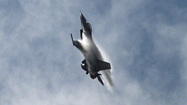 Драма изнад Балтика: Ф-16 пресрели руске Су-30