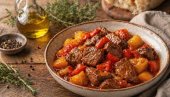 МЕСНИ ПАПРИКАШ СА КРОМПИРОМ: Једноставно јело за сваки дан