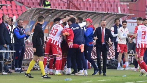 Дејан Станковић блистао од среће: Овако је Звезда дала гол Партизану за вођство од 1:0 у 179. вечитом дербију (ВИДЕО)