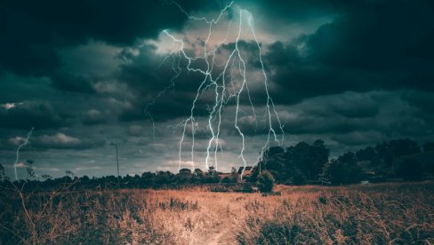 Ovaj fenomen se u našim krajevima viđa jednom u 10 godina i dešava se upravo sada: Meteolog Todorović objasnio tačno o čemu se radi