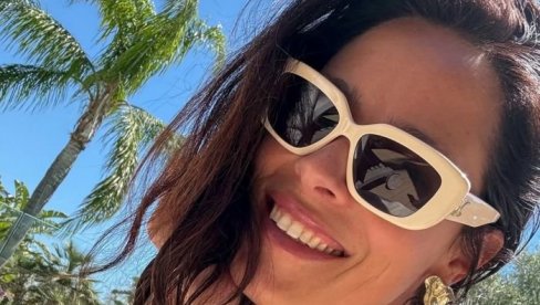 Ana Ivanović se razgolitila na plaži i pokazala ubitačno telo: Spremna je za novu letnju sezonu (foto)