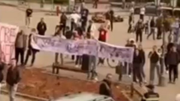 Претужно, шако јада: Бедна блокадерска слика из Врбаса (Видео)