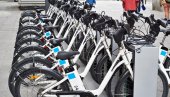 ТРКА ДВОТОЧКАША: Породична бициклијада на Новом Београду