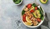 Lagani obrok sa ćuretinom: Fitnes salata sa spanaćem i avokadom, zdravo i ukusno jelo