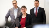 Велика вест за српске школе: Амбасадорка Конрад најавила важан пројекат