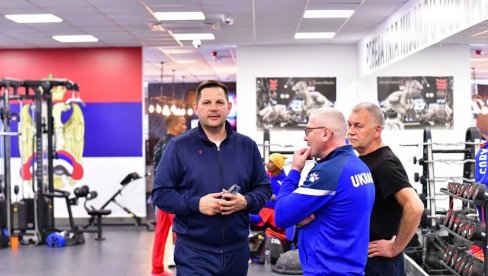 СПЕКТАКЛ! НЕНАД БОРОВЧАНИН ОТКРИО: Мемић и Николић се боре у профи рингу 2027. године за највећи хонорар у историји