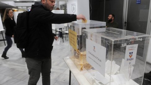 ВИЧИЋ НАЈАВИО: Председнички избори најкасније почетком фебруара
