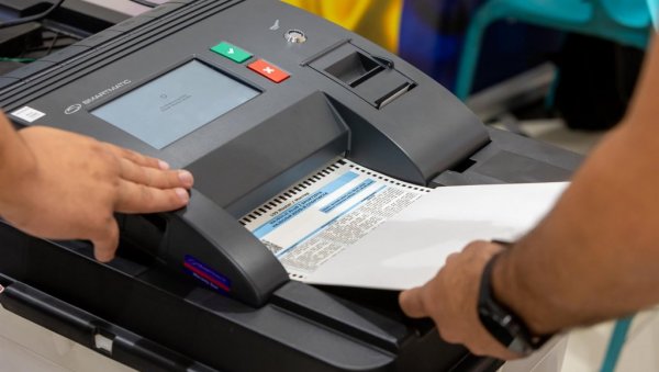 ДОДАТНИ ЛИСТИЋ БУНИ БИРАЧЕ:  Шта доноси скенирање и дигитално гласање на Ошптим изборима у БиХ