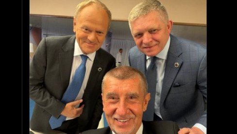 Trojica evropskih premijera opalili selfi: Fico -Tri musketara čekaju četvrtog