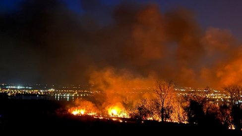 TREĆI DAN BUKTI POŽAR U SELU BRESTICE, NADOMAK NIKŠIĆA: Opasnost i dalje preti, meštani sami na prvoj liniji odbrane