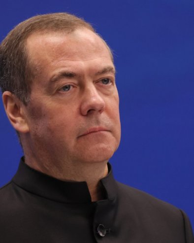 ЧИСТ ВАРВАРИЗАМ Медведев после напада на музеј у Севастопољу: Ми смо цивилизовани, нећемо ударати по култури