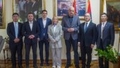 KINESKI AMBASADOR POSETIO PALIĆ: Održao predavanje na Akademiji mladih lidera