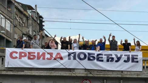 SVUDA PO BEOGRADU NATPISI: Srbija pobeđuje!