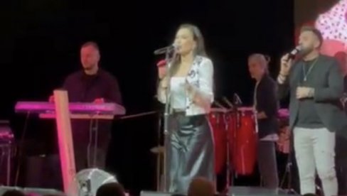 PET HILJADA PEVALO NAJVEĆE HITOVE: Ceca Ražnatović održala veliki koncert u Cirihu (FOTO)