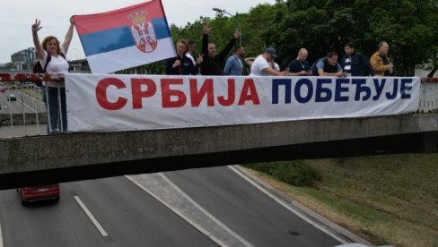СЛИКЕ КОЈЕ СЕ ПАМТЕ: Блокадери на апаратима - Председник Вучић послао важну поруку! (ФОТО/ВИДЕО)