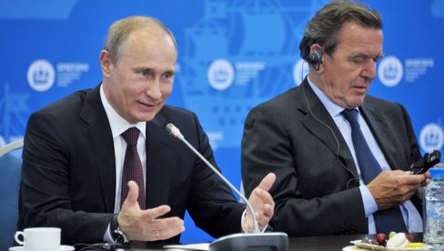 РАЗГОВОР ОД КОЈЕГ ДРХТИ ЕВРОПА: Путин и Шредер се састали у Кремљу у четири ока