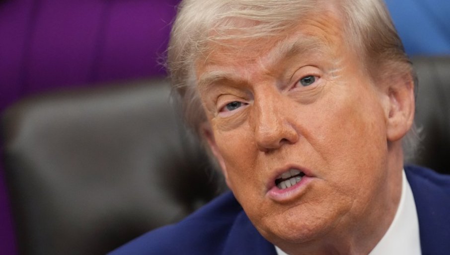 ТРАМП ПОНОВО ШОКИРАО СВЕ: У секунди је завладао тотални мук