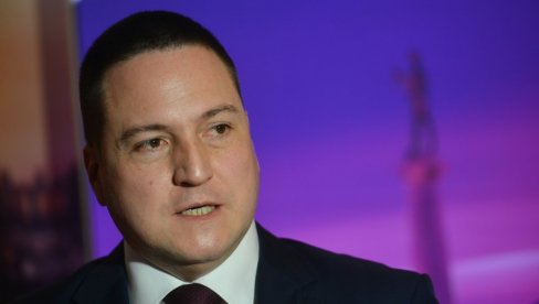 LUSTRIRAĆE GA KAD-TAD: Koliko god da se Ružić šlihta blokaderima, ništa mu ne pomaže