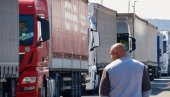 ОГРОМНЕ ГУЖВЕ НА ГРАНИЦАМА: Камиони заробљени сатима