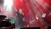 ZLATNIH 50 GODINA KARIJERE: Vesna Zmijanac održala prvi od tri velika solistička koncerta povodom pet decenija postojanja (FOTO)