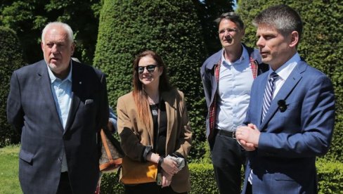 SRPSKO-FRANCUSKE VEZE SEŽU U PROŠLOST Gujon sa delegacijom privrednika iz Francuske