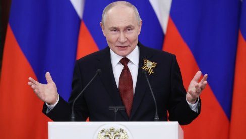 ПУТИН ЧЕСТИТАО ДАН РУСИЈЕ ПАТРИЈАРХУ КИРИЛУ: Широм земље обележавање празника