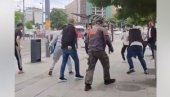 БЛОКАДЕРИ НАСТАВЉАЈУ СА ФАШИСТИЧКИМ НАПАДИМА: На Славији су активисти СНС-а нападнути и попрскани сузавцем (ВИДЕО)