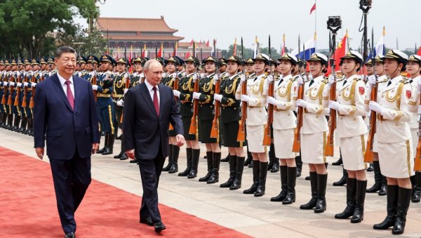 СВЕСНИ УТИЦАЈА: Путин и Си плаше Запад