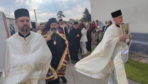 ЈУБИЛЕЈ И СЛАВА ХРАМА У ЗМИЊАКУ, СРЦУ МАЧВЕ: Спасовдан сабор сазвао