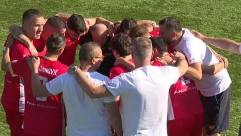 ALBANCI GLEDAJU I NE VERUJU! Srpska trobojka se vijori u Tirani
