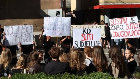 SKANDAL U HRVATSKOJ, SRBI OPET NA METI USTAŠKE ATMOSFERE: Orilo se „Za dom spremni“, policija hapsila maturante
