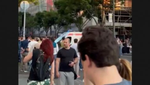 JEZIVE SCENE IZ BEOGRADA: Vozilo Hitne pomoći ostalo zarobljeno među blokaderima (VIDEO)