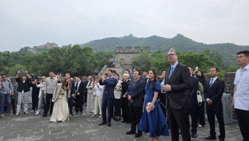 ISTORIJSKA POSETA VUČIĆA KINI! Predsednik na Kineskom zidu poručio: Oduševljen sam vašom istorijom, kulturom i običajima
