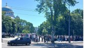 NAJSTRAŠNIJA UVREDA PRAVOSLAVLJA I CRKVE: Blokader Mitrović udario na vernike - Kod Hrama Svetog Save okupljaju se oko...
