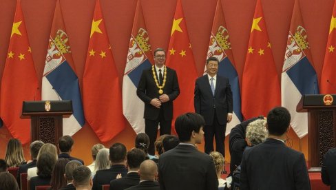 ORDEN PRIMAM U IME JEDNOG BROJČANO MALOG, ALI PONOSITOG NARODA: Ovim rečima se Vučić obratio Siju nakon što je dobio odlikovanje (VIDEO)