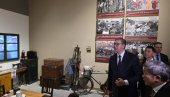 НАДАМО СЕ ДА ЋЕМО ЈЕДНОГ ДАНА ДОСТИЋИ ОВЕ ВИСИНЕ... Председник Вучић обишао Музеј Комунистичке партије Кине (ФОТО/ВИДЕО)