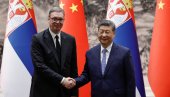 ВУЧИЋ СИЈУ УРУЧИО ПОКЛОНЕ КОЈИМА СЕ СРБИЈА ПОНОСИ : Погледајте шта је у питању (ФОТО)
