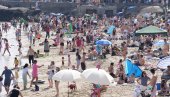 POJAČANE KONTROLE NA POPULARNOJ DESTINACIJI: Policija među turistima, proveravaju ljude i vozila
