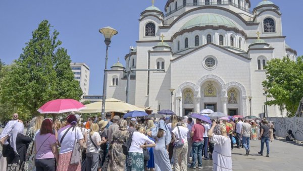 СРАМ ВАС БИЛО: Не ругате се ви Часном појасу, већ људима који у њему траже наду