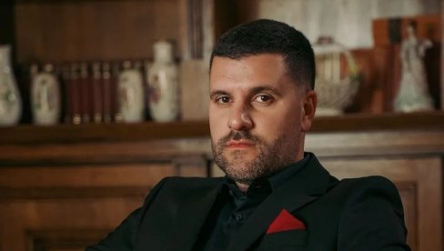 NE TROŠITE VINO NAJAVA JE MUZIČKE TRILOGIJE: Nebojša Vojvodić emocijom osvojio publiku, konačno se vraća (FOTO)