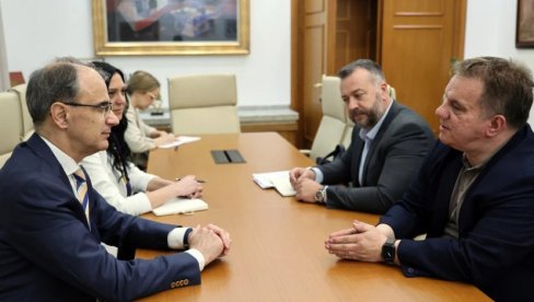 МАЦУТ И СТАНКОВИЋ О СТАЊУ У ПРОСВЕТИ: Осаврменити основно обазовање