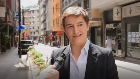 АНА БРНАБИЋ ОШТРО ОДГОВОРИЛА ПОНОШУ: Ви сте баш озбиљна срамота за једног народног посланика