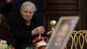 VIKTORIJA MIHAJLOVIĆ U ŠOKU POSLE PLJAČKE KUĆE: Ukrali mi i privezak, poklon mog Siniše, sa slikama unučića