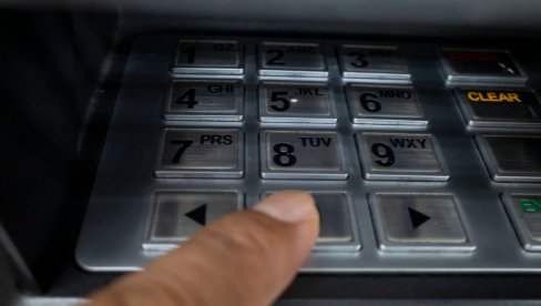 EVO KAKO JE SUD NADOKNADIO GUBITAK: Dok je čekao novu karticu s računa mu nestalo 220.000 evra