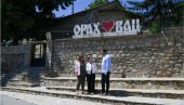 РАДОСАВЉЕВИЋ И ЋЕРАНИЋ: Обишле српске породице у Великој Хочи и Ораховцу